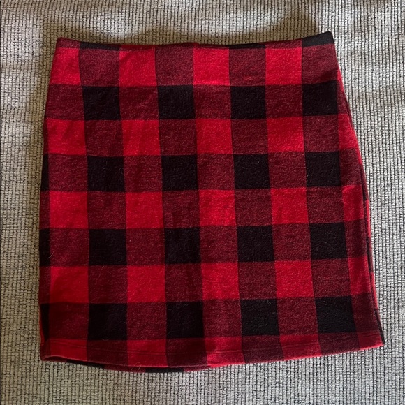 Forever 21 Red and Black Plaid Pencil Skirt - Picture 1 of 4